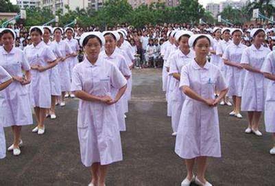 在学习成都护理专业学校可不可以靠药师
