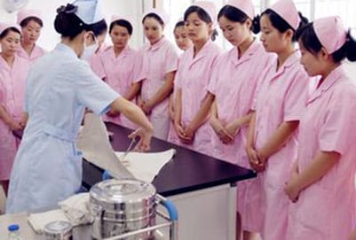 成都卫校3+2五年制大专2022年报名条件