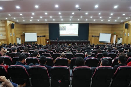 重庆医科大学学校举办领导干部政德建设专题讲座