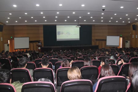 美国爱因斯坦医学院终身教授臧星星到访重庆医科大学进行学术交流