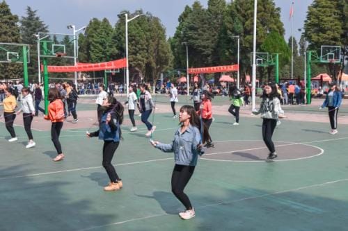 云南农业职业技术学院运动会跳绳比赛