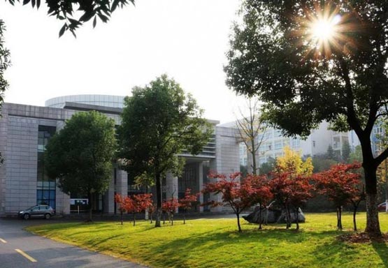 重庆市医药卫生学校食堂和住宿环境怎么样