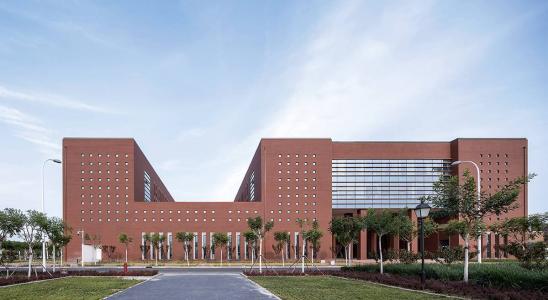 昆明医科大学的学费是多少