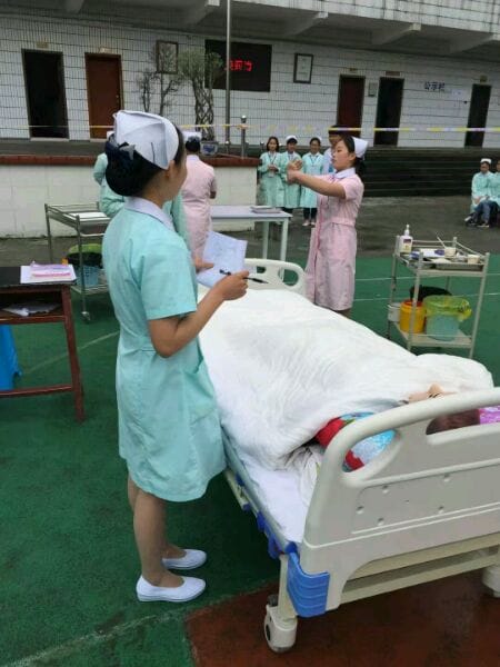 重庆市渝西卫生学校 “护理技能大赛半决赛”现场图三