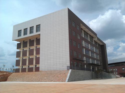 昆明医科大学海源学院学校杨林校区图书馆