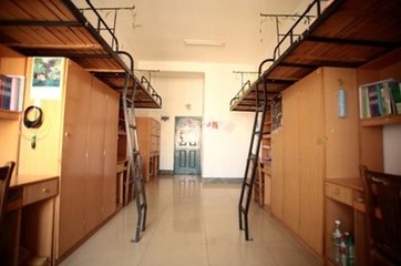 重庆工商大学的宿舍条件如何，有空调吗