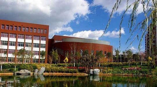 云南商务职业学院校园环境