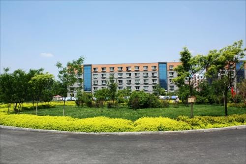 云南商务职业学院校园一角