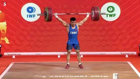 西南大学学子勇夺2022世界举重锦标赛三项冠军