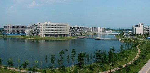 贵州工业职业技术学院的校园环境怎样，学校基础设施完善吗