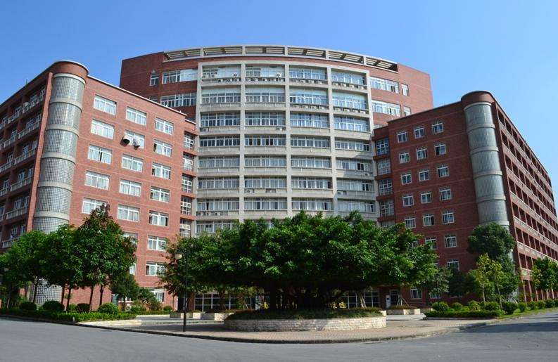 云南中医学院教学楼