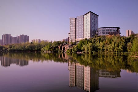 成都师范大学与四川省商业投资集团有限公司签订校企合作协议