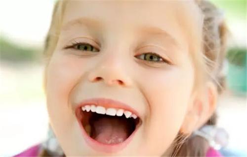 昆明卫校的口腔医学专业好学吗？就业方向有哪些？