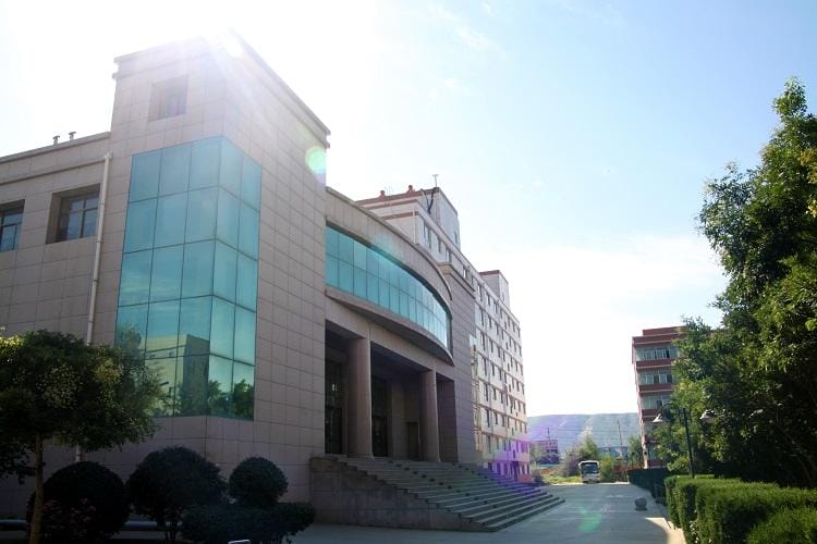 2022年昆明市卫生学校学费有多少呢，有哪些助学