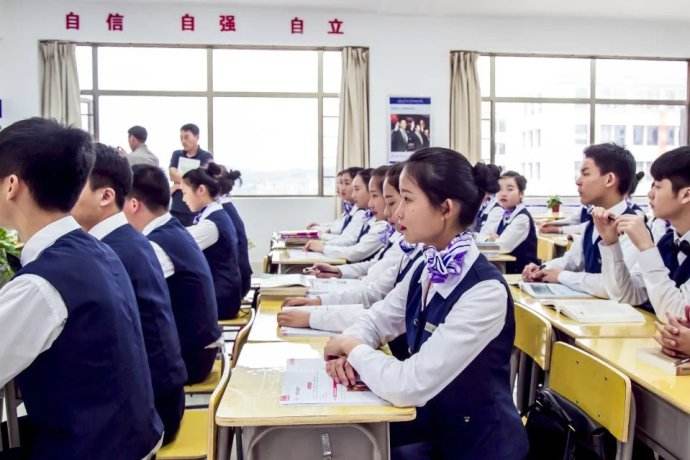 高铁行业适合女孩子发展专业