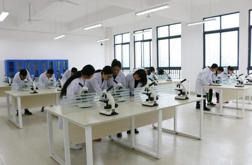 成都口腔医学技术专业可以考哪些证书？就业前景好不好？