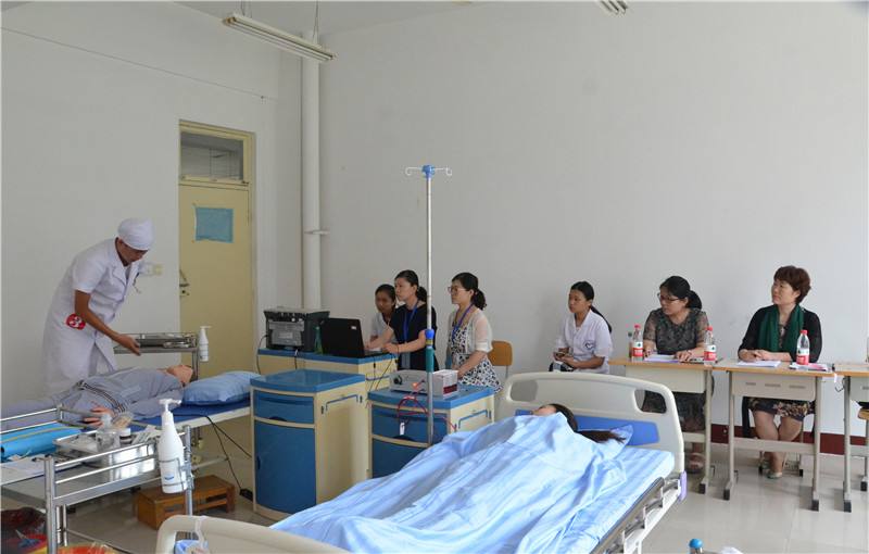 四川育英医养科技技工学校2023年学费怎么样，享受助学待遇吗？