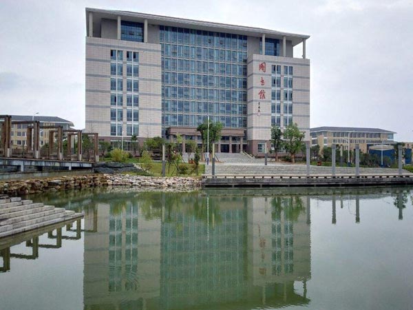 成都地铁学校校园环境