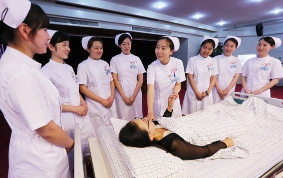 学护理专业有前途吗，现在护理专业怎么样