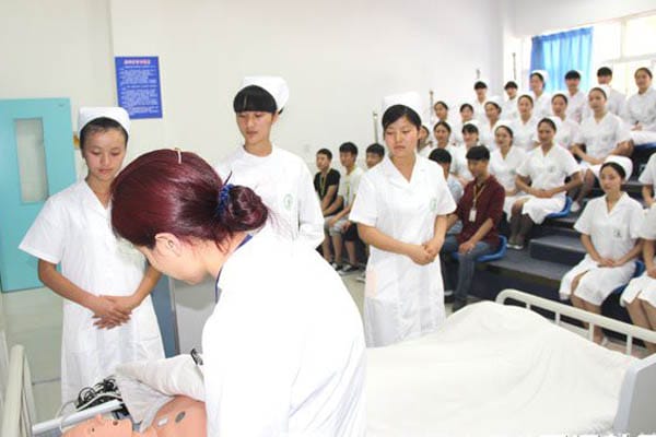 口腔医学专业就业方向与就业前景