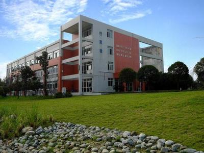 成都铁路卫校教学楼