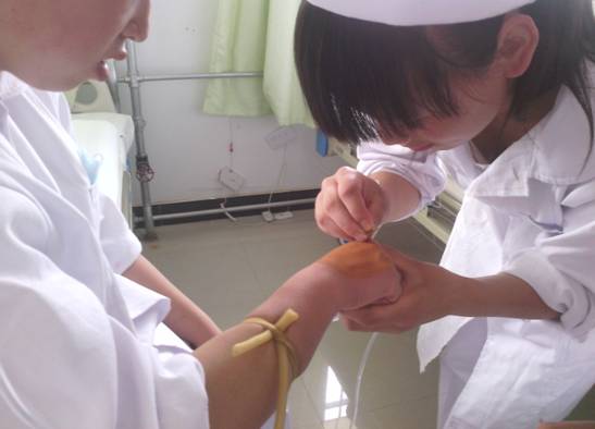 护理助产专业主修课程有哪些？