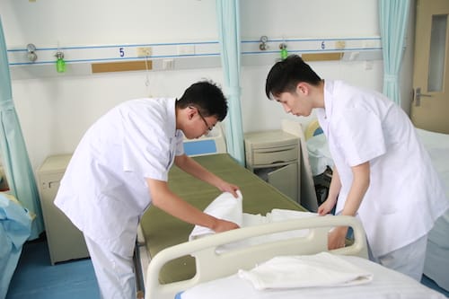 男生中专学护理专业怎么样？