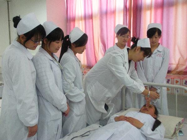 护理学专业大一学什么？