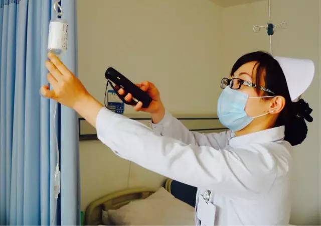 护理专业的三查七对是指什么？