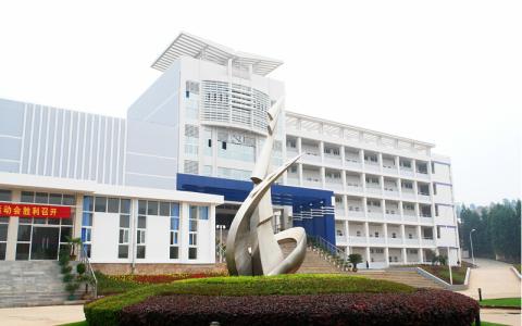 昆明民办的哪个卫校好？