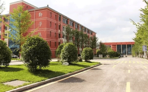 贵阳经贸学校计算机平面设计专业招生简章