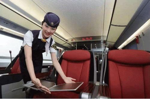 贵州省邮电学校铁路运输与管理专业初中起点招生,可升大专