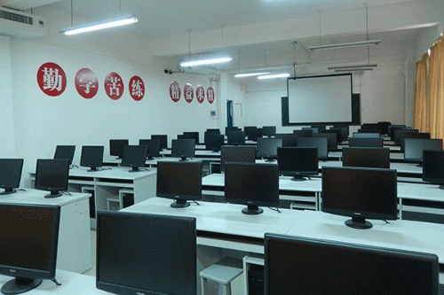 贵阳中专报名—贵州省机械工业学校计算机平面设计专业招生