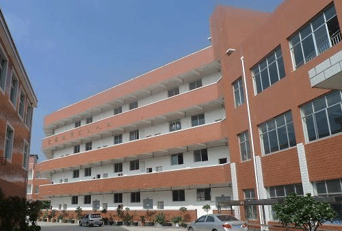 贵州省贵阳市乌当区新天学校简介