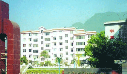 黔西南晴隆县中等职业学校地址及乘车路线