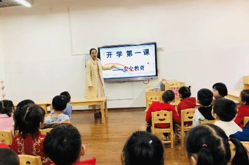 女生初中毕业学幼师可以选贵阳幼师学校