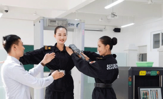 成都航空旅游职业学校招生办电话多少