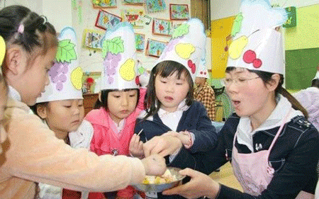 初中生学幼师可以选择贵州省内贸学校