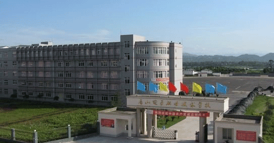 眉山电子职业技术学校招生办电话多少