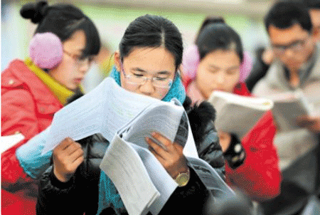 成都卫校学生努力奋斗中