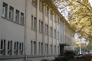 德阳卫校校园一角