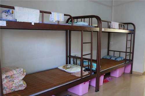 巴中市巴州区化成职业中学校寝室条件好不好