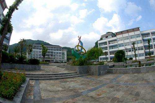 贵州省铜仁职业技术学院五年制大专学费是多少