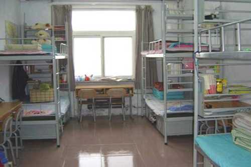 黔南民族幼儿师范高等专科学校五年制大专宿舍是几人间