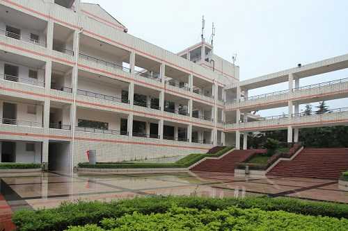 重庆安全技术职业学院的联系方式